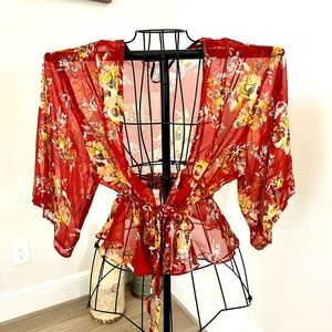 LC Lauren Conrad Short Kimono Top size Medium.